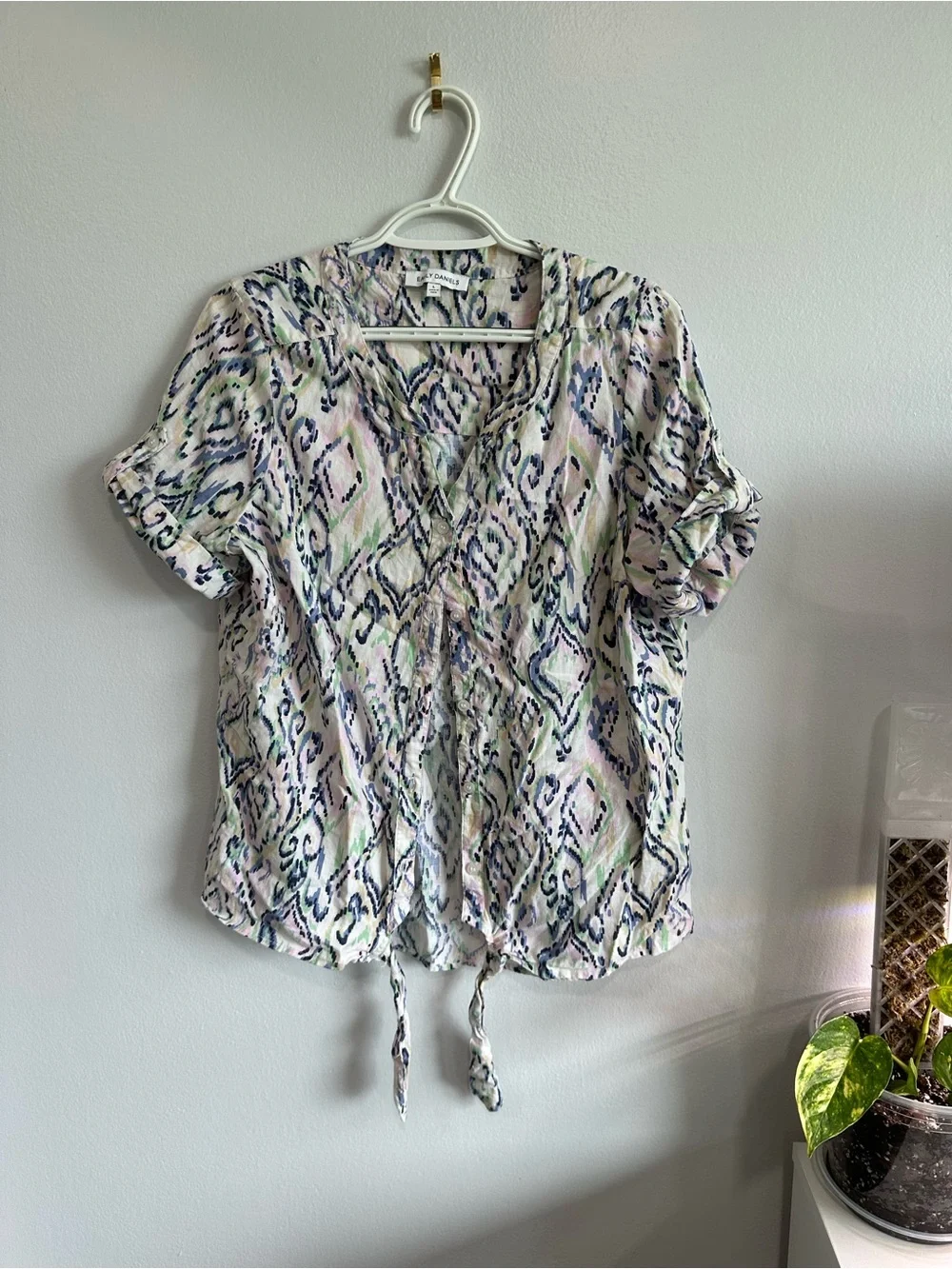Ikat-Print Tie-Hem V-Neck Blouse in White and Blue - Picture 1 of 3